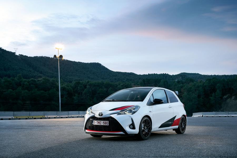  Toyota Yaris GRMN 2017 года  (фото 40 из 51)